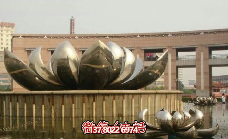 不銹鋼荷花雕塑，美化家園，增添小區(qū)公園戶外環(huán)境
